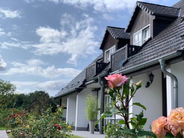 Rosenhof Am Plauer Garni Mit E-lade Saeule Hotel Plau am See
