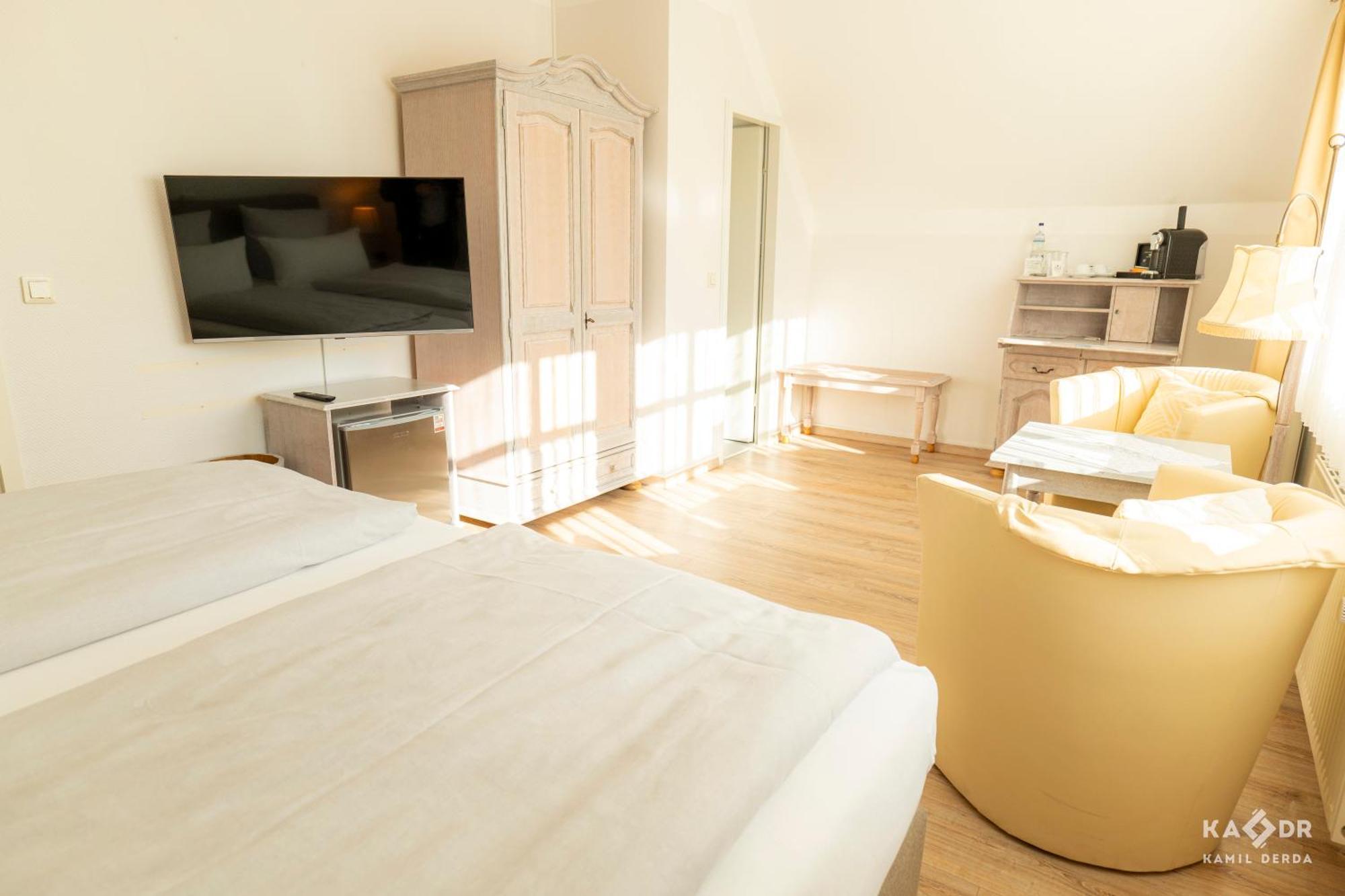 Hotel Rosenhof Am Plauer Garni Mit E-lade Saeule *