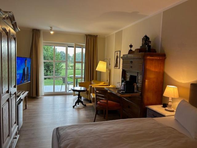 Rosenhof Am Plauer Garni Mit E-lade Saeule Hotel *